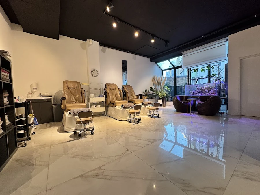 1 - Pretty Nails / Sono Beauty Concept