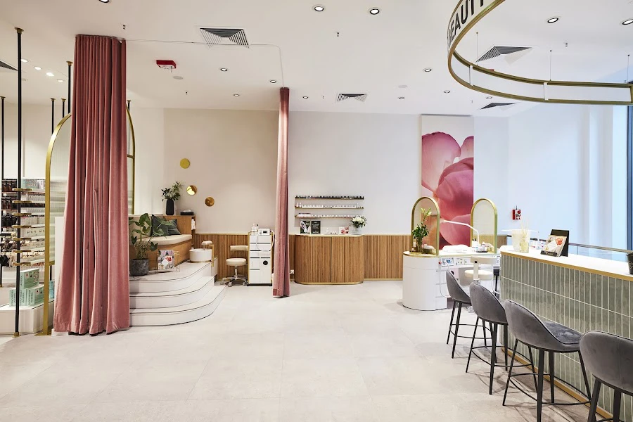 1 - PRINZ. - Hair & Make-Up Artist | Cosmetics Wimpernverlängerung Düsseldorf