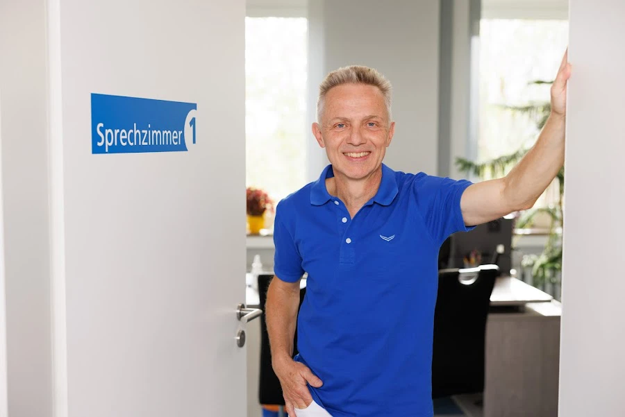 1 - Prof. Dr. med. habil. Renè Schiffner