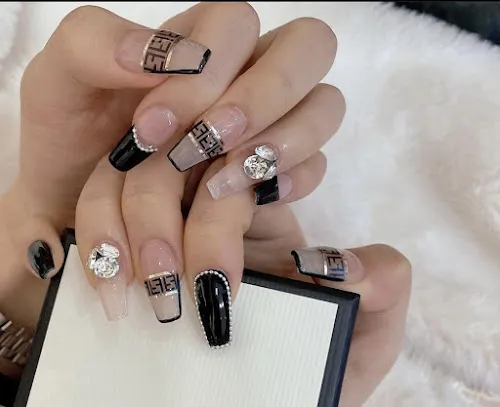 6 - PURE BEAUTY SPA CORIO