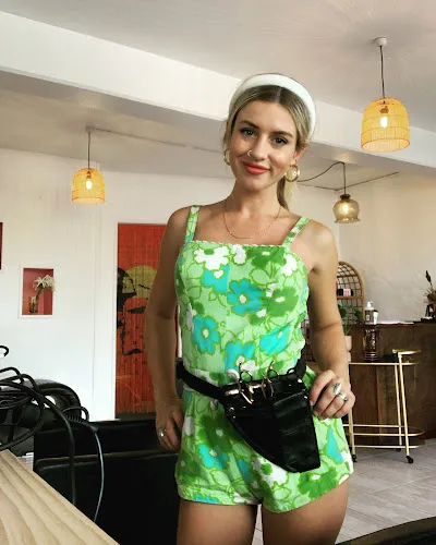 7 - Pure Shine Hair Design