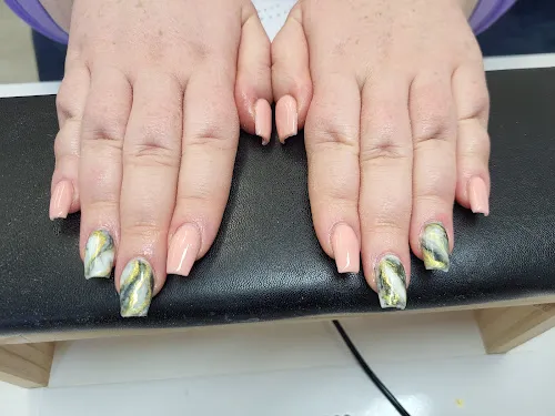 7 - Purely Nails Sligo