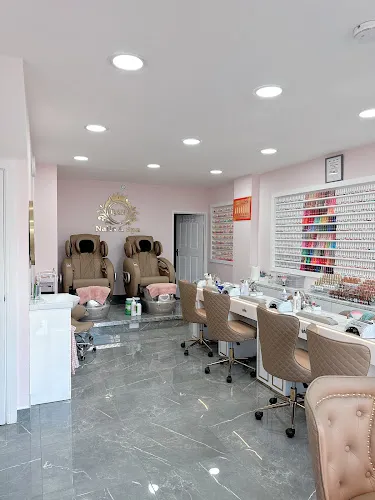 6 - Q&H Nails and spa