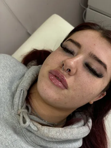 5 - Q&H Nails and spa