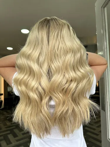 2 - QDos Hair Design