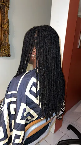 5 - Quick Cut Express - Raine Square