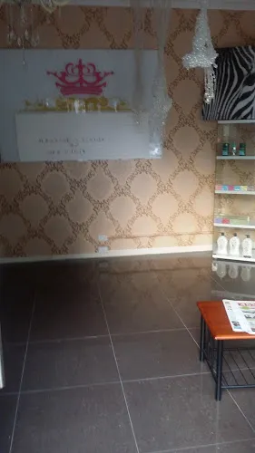 2 - Quick Cut Express - Raine Square