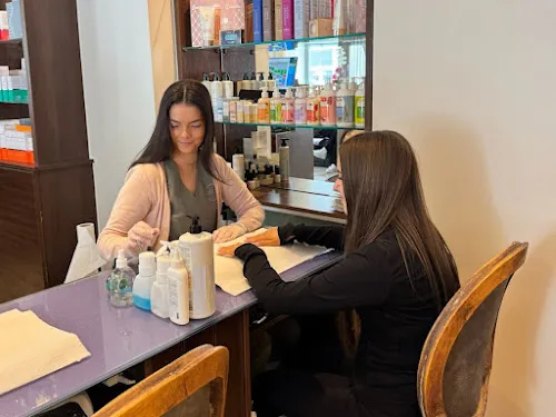 6 - Rabby’s Barbershop