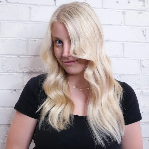 7 - Rainbow Nails Lennox Head