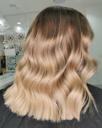 7 - Rainbow Nails Toowoomba