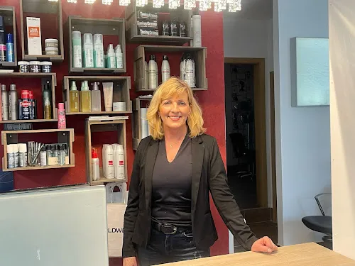 2 - Rapunzel Friseur