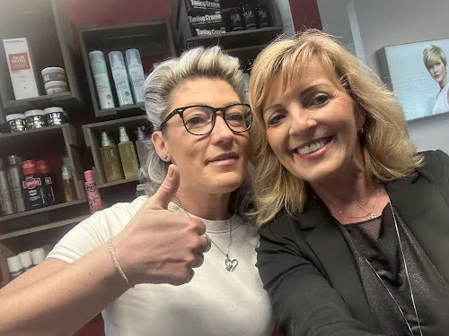 6 - Rapunzel Friseur