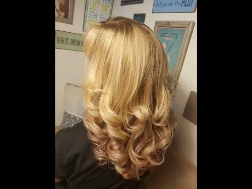 8 - Rapunzel Friseur