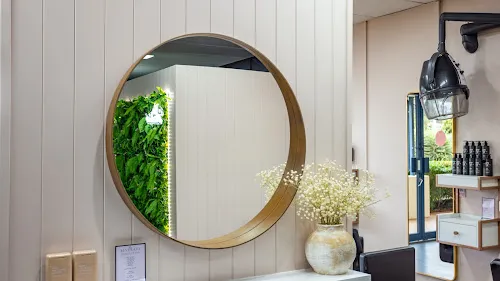 7 - Rave Studio for Hair