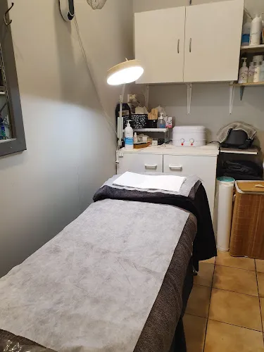 6 - Raven hair & body yass