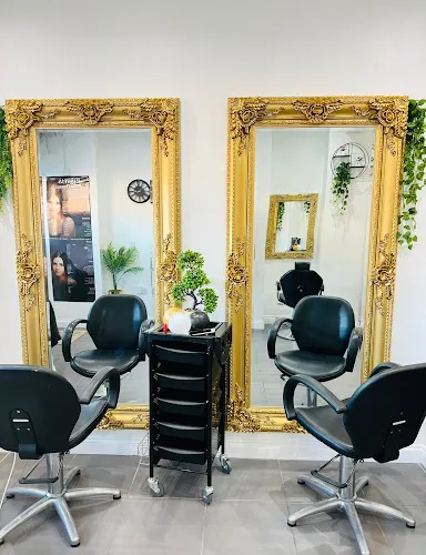 5 - Ravita Beauty Lounge