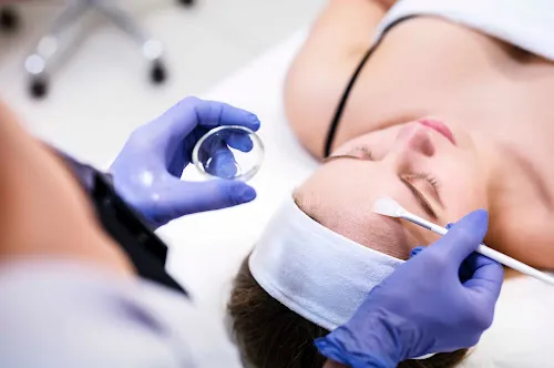 4 - Razor Artist Barbershop