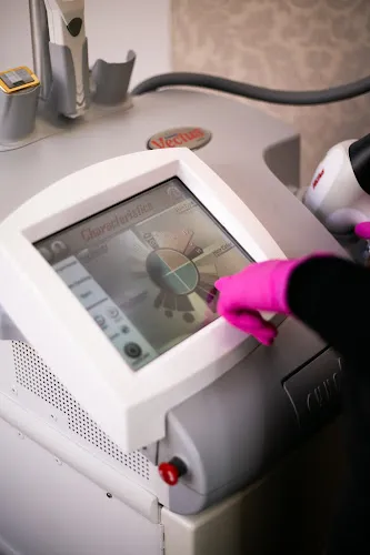 5 - Razor Artist Barbershop