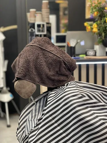 2 - Real-M Frisør 91706091