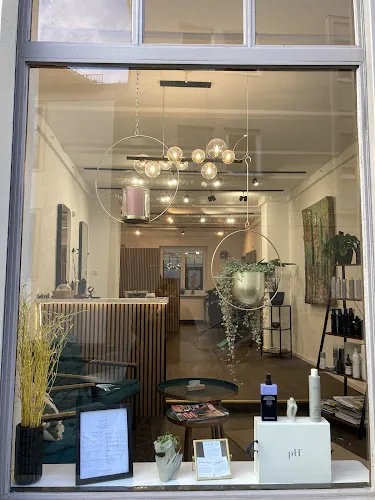 5 - Rebecca. hair&art