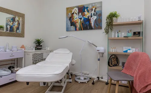 3 - Red Earth Moon - Intuitive Hairdressing