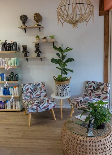 6 - Red Earth Moon - Intuitive Hairdressing