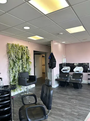 1 - Red kingstanding