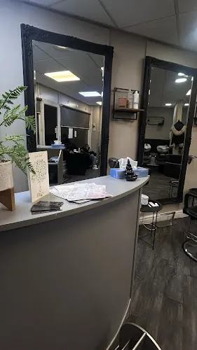 2 - Red kingstanding