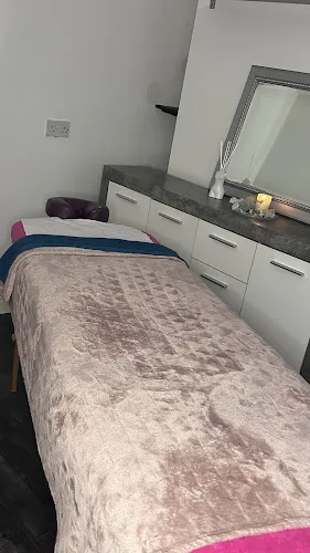 3 - Red kingstanding