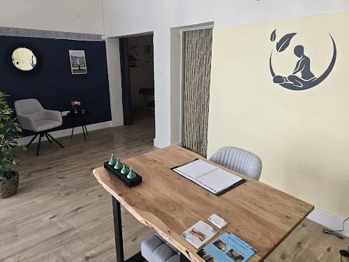 3 - Relax Hair + Beauty GmbH