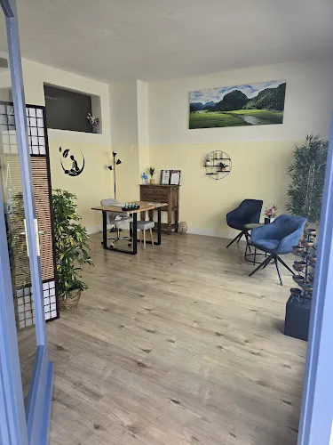 4 - Relax Hair + Beauty GmbH