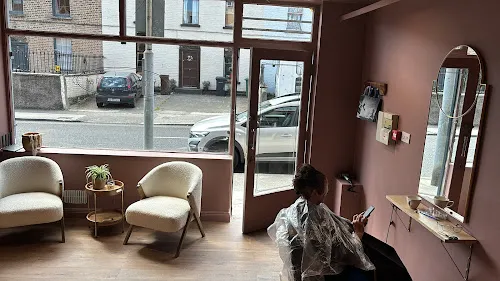 2 - Rendy Hair Salon