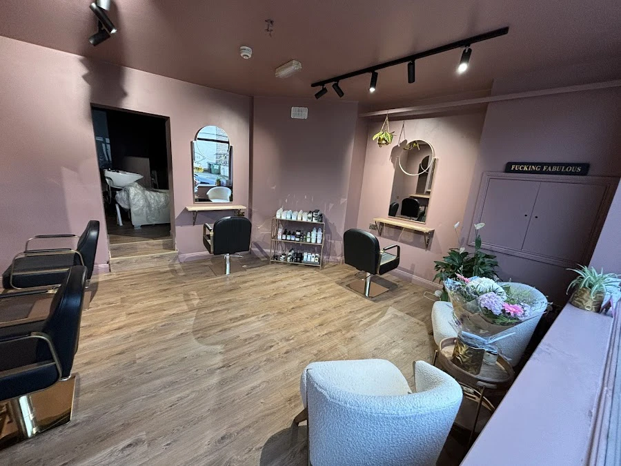 1 - Rendy Hair Salon