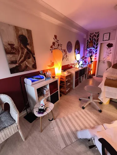 3 - Rheyna - Hamburgs Finest Hair Styler