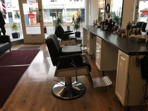 5 - Riadhs barber shop