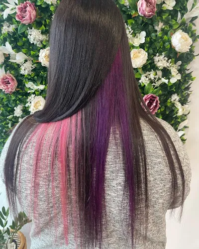 4 - Ridana Nail Shop