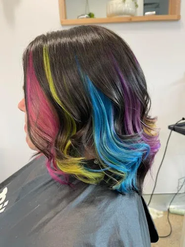 6 - Ridana Nail Shop