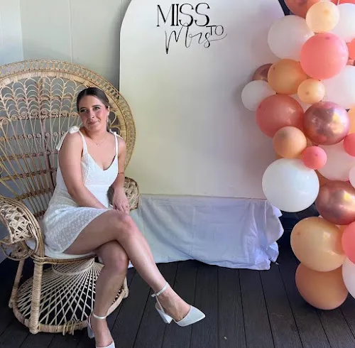 2 - Robyns Hair Studio