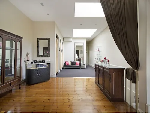 6 - Rococo Hairdressing