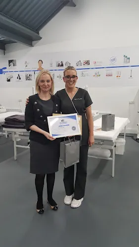 5 - Roisins Beauty Bar & Hair Studio