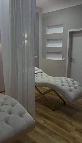 4 - Roj Barbershop Herren und Damen-Friseur