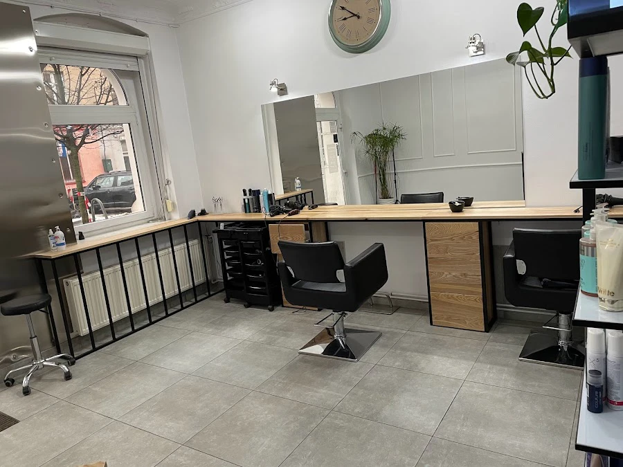 1 - Roland Hair Roland Frankowski