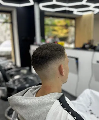 3 - Romulus Andrada coiffure