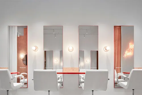 2 - Ronnie Beauty Studio