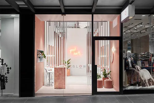 3 - Ronnie Beauty Studio