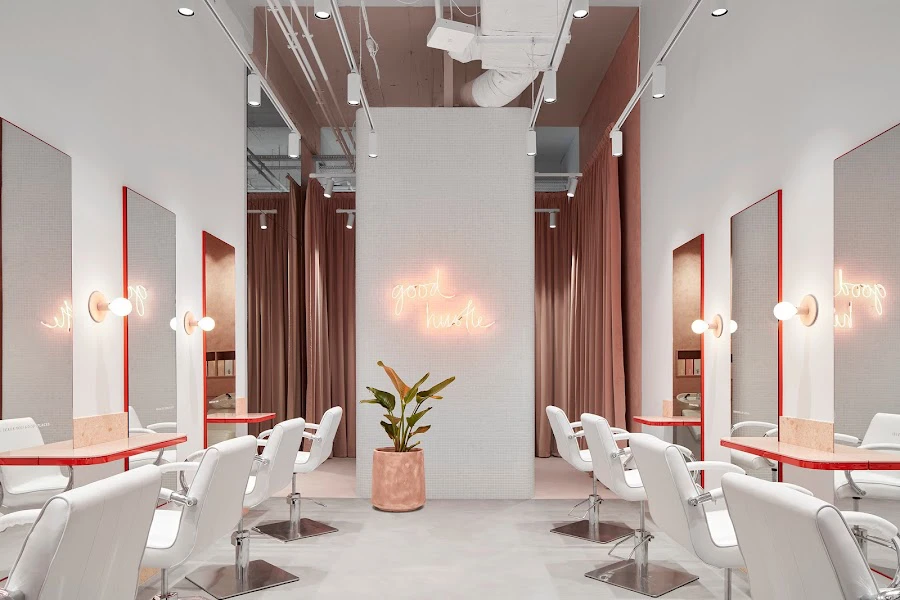 1 - Ronnie Beauty Studio