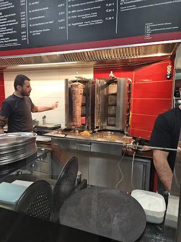 7 - Royal Döner Kebap & Pizza