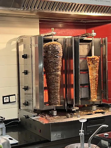 8 - Royal Döner Kebap & Pizza