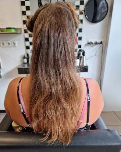 4 - Royal Haarstudio