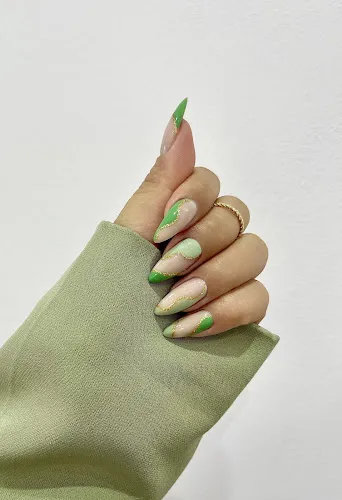 4 - Royal Nails & Beauty